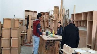 في إطار جولاتها.. إيفلين متي تتفقد مدينة دمياط للأثاث قبل افتتاحها رسميا