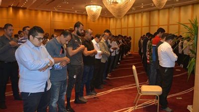 المنتخب الوطني يؤدي صلاة الجمعة في مقر الإقامة