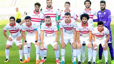 الزمالك بزيه الرسمي أمام 