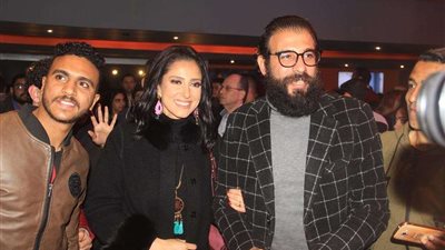 بالصور.. حنان مطاوع وزوجها في العرض الخاص لـ 