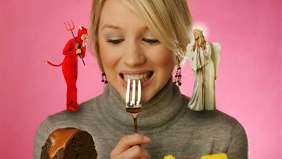 من بينها العلكة والمايونيز.. أطعمة يجب تجنبها لنسف 