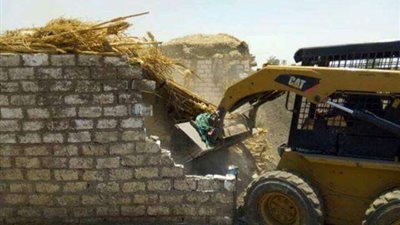 إزالة 12 حالة تعد بمركز ديرمواس بالمنيا