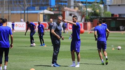الأهلي يستأنف تدريباته ولاسارتي يجتمع مع ثنائي الفريق