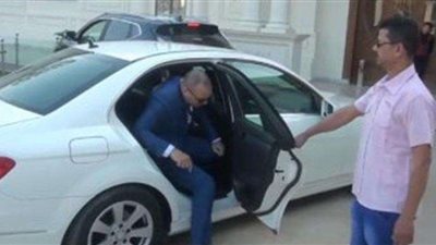 من استاد لقاعة فندق.. قصة المُدرس الخصوصي صاحب موكب الحراسة