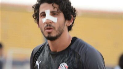 أحمد حجازي يظهر بالقناع في تدريبات المنتخب