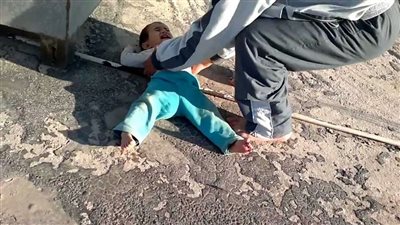 إصابة طفل بعد سقوطه من الطابق الثالث بالغربية