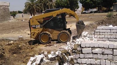 تنفيذ قرارات إزالة التعديات على الرقعة الزراعية وأملاك الدولة