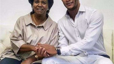 محمد رمضان يقدم واجب العزاء في وفاة شقيقة أمير الكويت