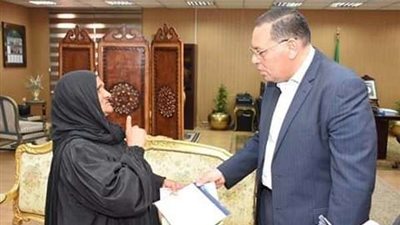 محافظ الشرقية: تسليم 3 عقود وحدات سكنية للمستحقين من أبناء المحافظة