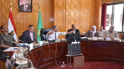 محافظ الإسماعيلية يستعرض خطة عمل غرفة عمليات أمم أفريقيا