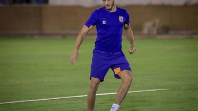 تدريبات بدنية قوية للاعبي الأهلي