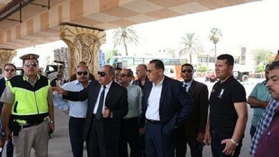 محافظ الشرقية ينهي الأزمة المرورية بـ