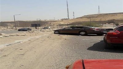 إصابة شخص إثر حادث تصادم سيارتين بطريق المقطم