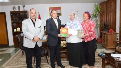 نائب رئيس جامعة أسيوط يستقبل المسئول الثقافي والإعلامي للاتحاد الأفريقي