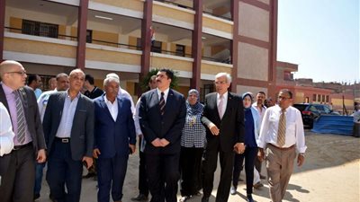 محافظ القليوبية يتفقد عدد من المشروعات الخدمية بمدينة قليوب