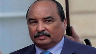 رئيس موريتانيا ووزير الرياضة المالي يدعمان منتخبي بلادهما