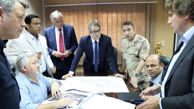 وزير الأثار يتابع تطوير المتحف المصري الكبير