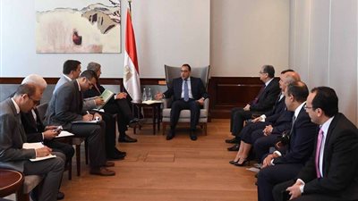 رئيس الوزراء: تكليفات من الرئيس لتوطين صناعة السيارات في مصر