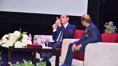 بالصور.. رئيس دار 