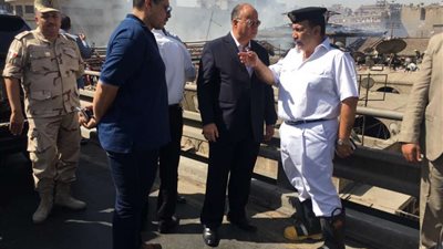 محافظ القاهرة يتفقد حريق العتبة ويشكل لجنة لمعرفة الأسباب