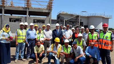 محافظ القليوبية يتفقد عدد من مشروعات الصرف الصحي بتكلفة 230 مليون جنيه