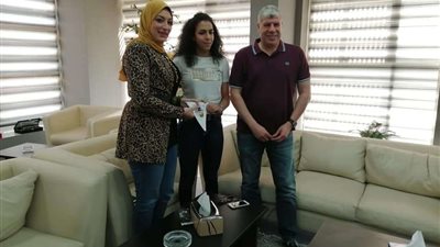 شوبير والرفاعي يكرمان سارة عصام نجمة الدوري الإنجليزي