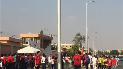 بالصور.. توافد جماهير المغرب وكوت ديفوار علي ملعب السلام قبل مباراة المنتخبين