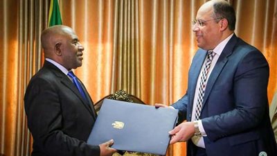 محمد جابر يقدم أوراق اعتماده كسفير غير مُقيم لدى جمهورية القمر المتحدة