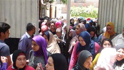بالصور.. خروج طلاب الثانوية العامة بعد انتهاء امتحان التفاضل والتكامل