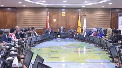 جامعة بني سويف تناقش إدراج برنامج 