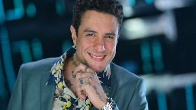 شاهد.. أحمد الفيشاوي وكريم قاسم داخل حمام السباحة