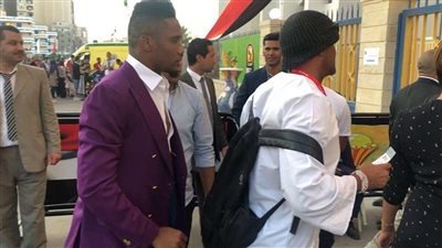 بالصور.. إيتو في مدرجات الإسماعيلية لمتابعة مباراة الكاميرون وغانا