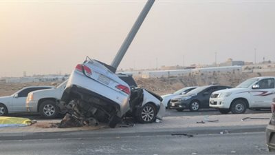 إصابة شخصين في تصادم سيارة بعمود إنارة بأسيوط