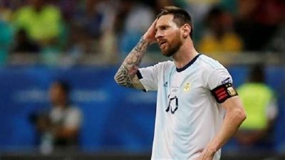 مُجددًا انتقاداته لأرضية الملاعب.. ميسي يعترف بصعوبة لقاء السامبا