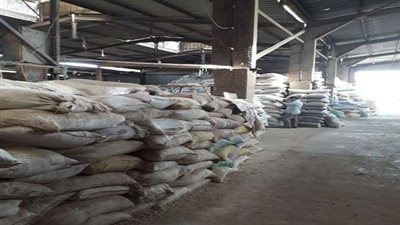 ضبط 200 طن أعلاف دواجن فاسدة داخل مصنع بالإسكندرية