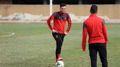 لاسارتي يجتمع مع صلاح محسن عقب انتهاء المران