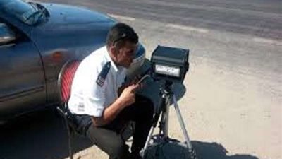 نشر رادارات وكمائن على الطرق السريعة للحد من تجاوز السرعات