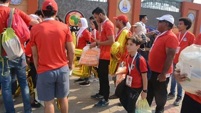 بالصور.. بدء توافد الجماهير على استاد القاهرة لمتابعة مباراة مصر وأوغندا