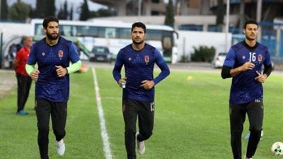 تدريبات منفردة في التتش لحارس الأهلي