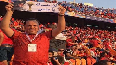 خاص.. صاحب لافتة 