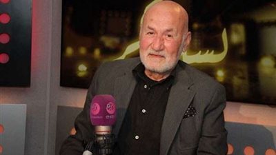 مهرجان القاهرة السينمائي ينعي عزت أبو عوف