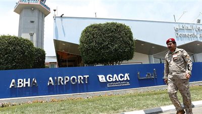 هكذا علقت الإمارات على استهداف الحوثيين لمطار 