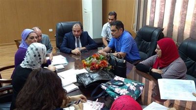 رئيس جامعة بني سويف يناقش النظام التعليمي بكلية الإعلام