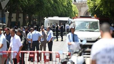 عاجل.. رجل يفجر نفسه في أحد أحياء تونس