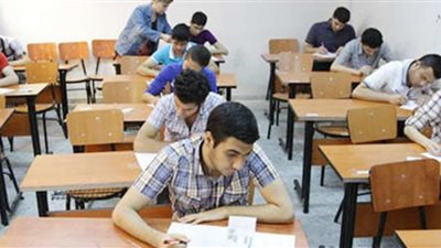 اليوم.. طلاب الثانوية العامة يودعون ماراثون الامتحانات بمادة الجبر
