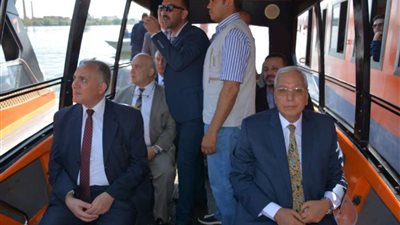 وزير الري يتفقد مراسي الأتوبيس النهري بالمنصورة
