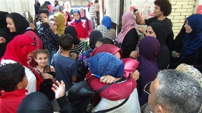 بالصور.. ارتياح بين طلاب الثانوية بعد انتهاء امتحان الجبر