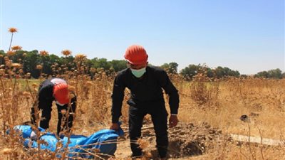 صور| وكالة فرنسية تكشف تفاصيل العثور على مقبرة جماعية في سوريا