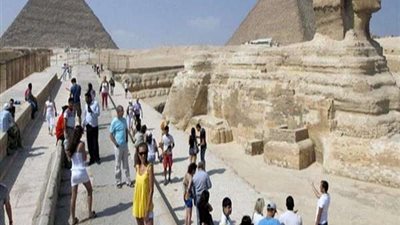 بعد إقرار التأشيرة الإلكترونية.. هل يتزايد أعداد السياح في مصر؟