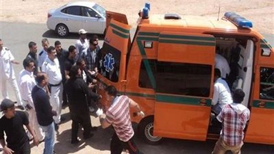 إصابة سيدة إثر انقلاب سيارة بالعاشر من رمضان